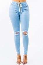 Load image into Gallery viewer, BANDED HIGH WAIST SKINNY JEANS