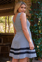 Load image into Gallery viewer, Women's Plus Size Black & White Diamond Print Round Neck Sleeveless Fitted Flare Mini Dress