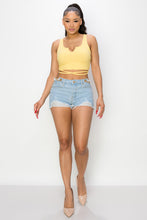 Load image into Gallery viewer, Side Chain Detailed Denim Shorts