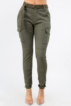 Load image into Gallery viewer, JOGGER PANTS WITH POACKETS AND BELT
