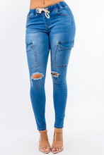 Load image into Gallery viewer, HIGH WAIST CARGO POCKETS DENIM JOGGERS
