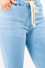 Load image into Gallery viewer, BANDED HIGH WAIST SKINNY JEANS
