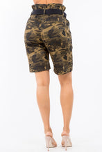 Load image into Gallery viewer, PLUS SIZE HIGH WIAST BANDED WAIST BOYFRIEND SHORTS
