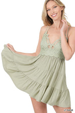 Load image into Gallery viewer, CROCHET LACE RUFFLE CAMI
