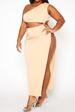 Load image into Gallery viewer, Plus Size High Slit Hem Maxi Dress

